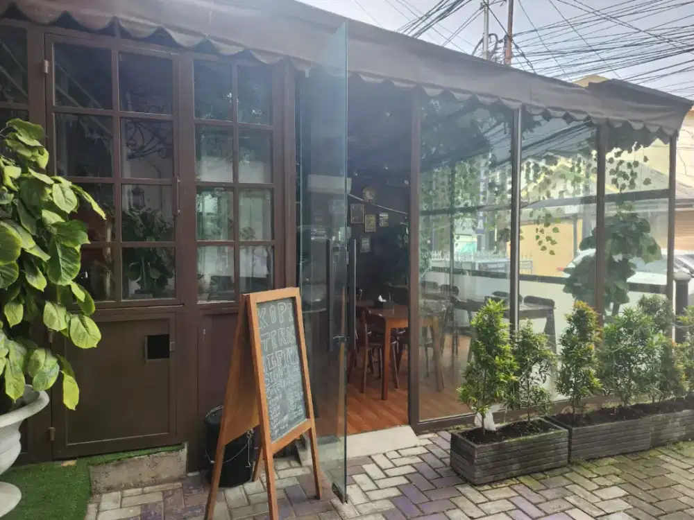 Di cari Barista wanita/pria dan koki juru masak.