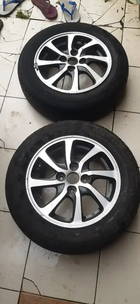 Velg oem r14 bawaan sigra 2019