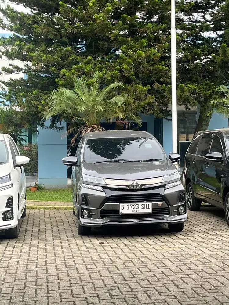 Driver Taxi Bluebird