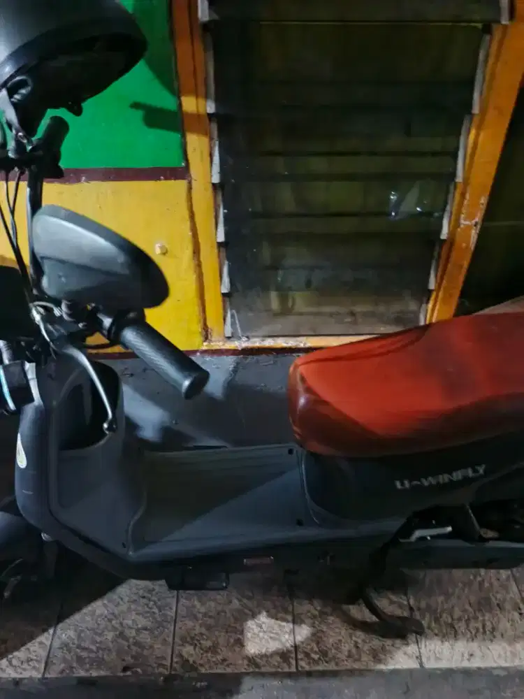 SEPEDA LISTRIK UWINFLY D8