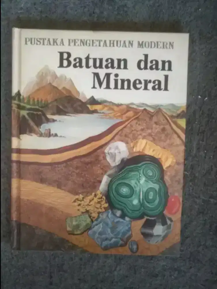 Buku Pustaka pengetahuan modern tentang BATU & MINERAL