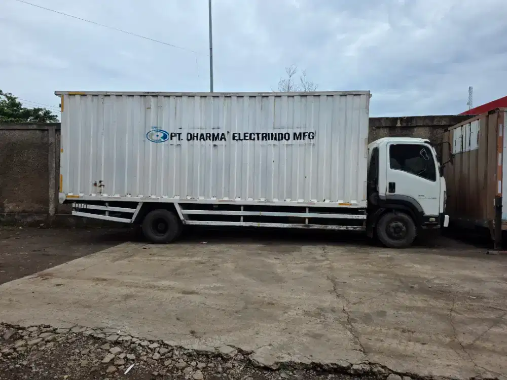 TRUK ISUZU GIGA FRR 190 PS 2018