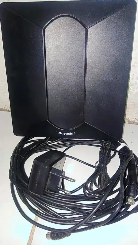 dijual cepat antena tv ouyashi OY-220 dan braket tv Mxsteel jeep