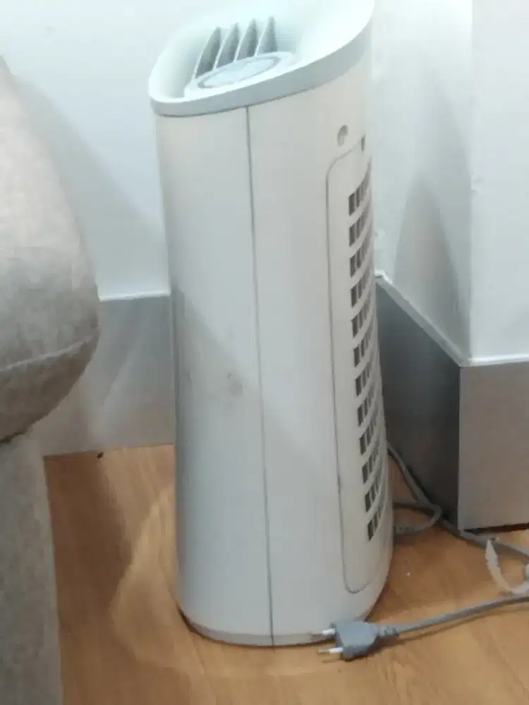 air purifier putih