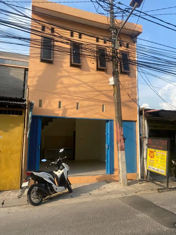 Disewakan Ruko 2 Lt di Jl. Hamka