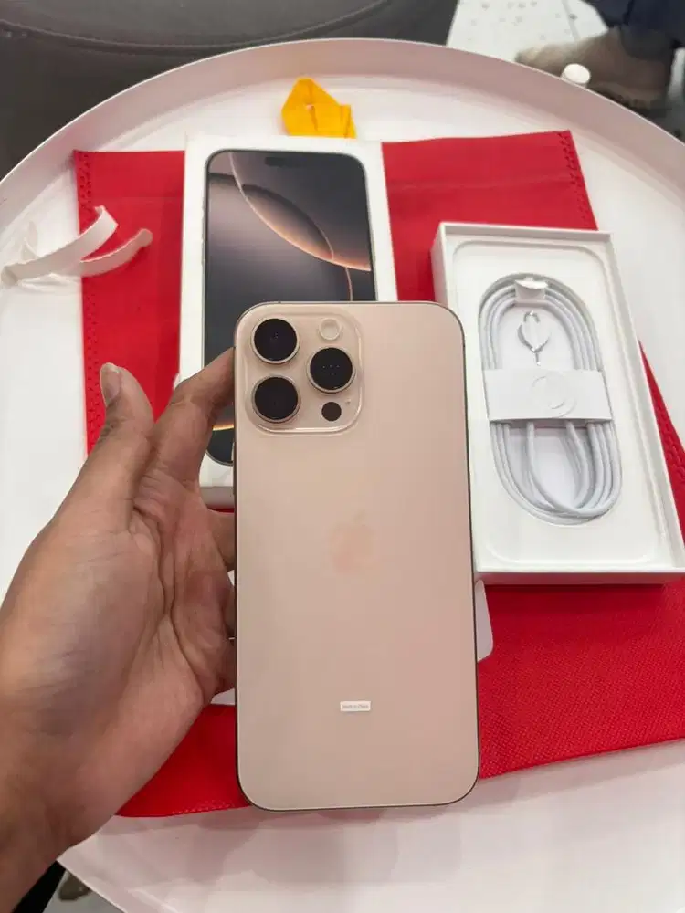 iPhone 16 Pro Max 256gb Dessert Titanium