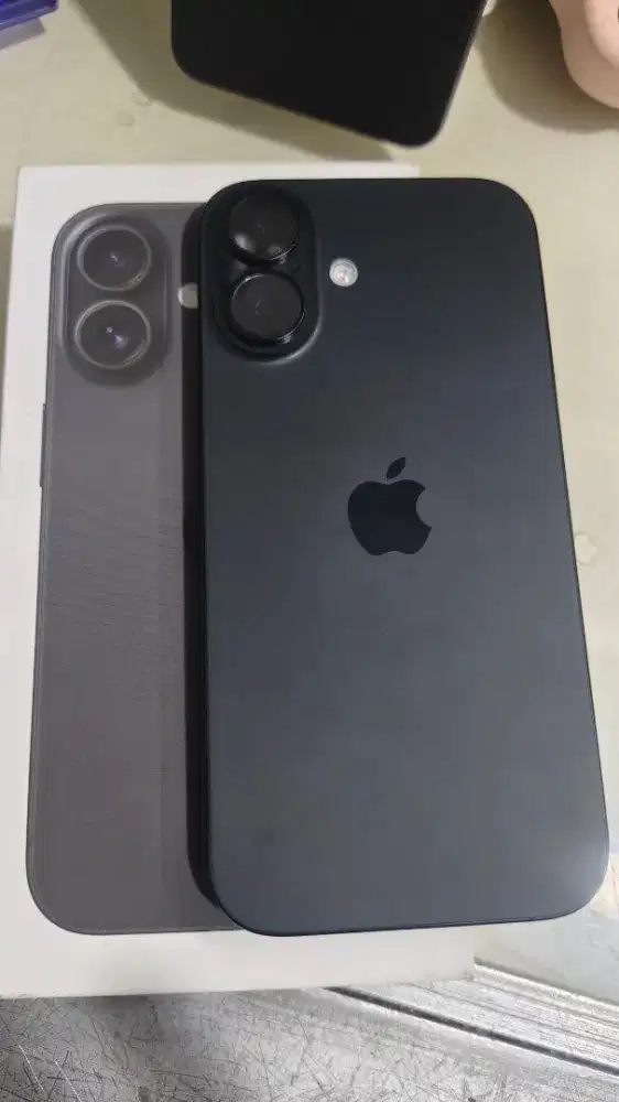 Iphone 16 memory 128 warna black