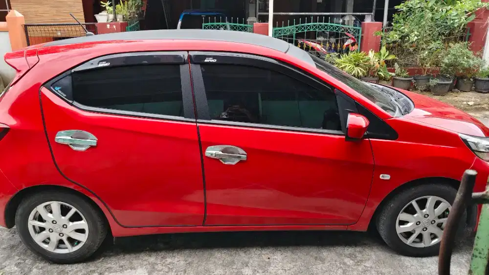 Dijual honda Brio low km