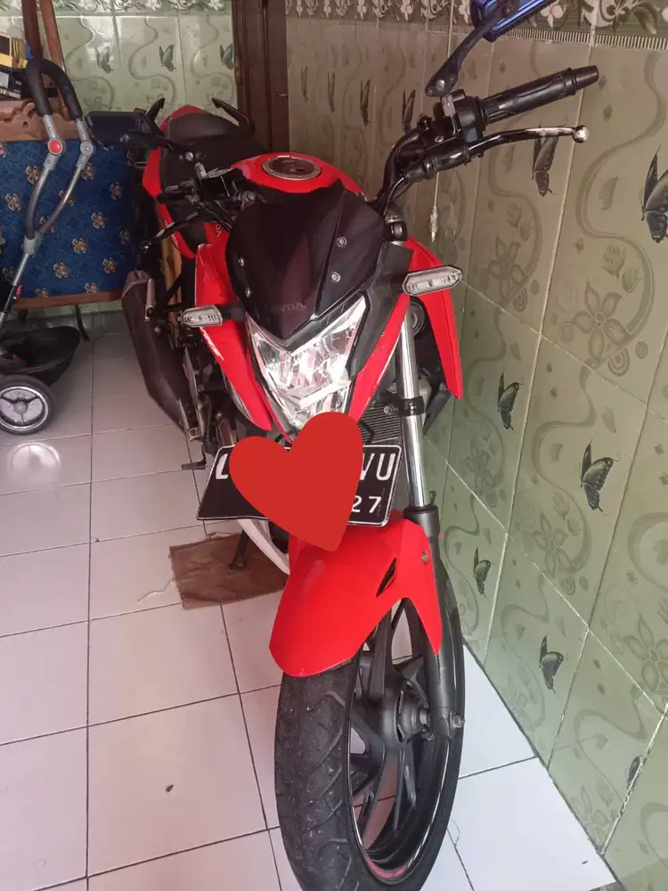 Honda CB150R  tahun 2017 mulus siap pakai