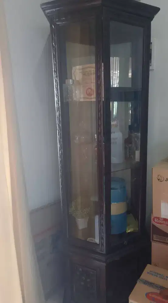 Jual lemari pajangan kayu jati Tua