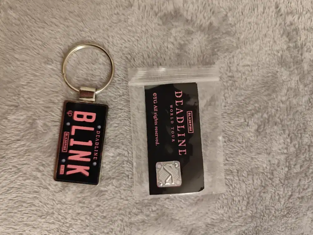Keychain BlDeadline tour blackpink official