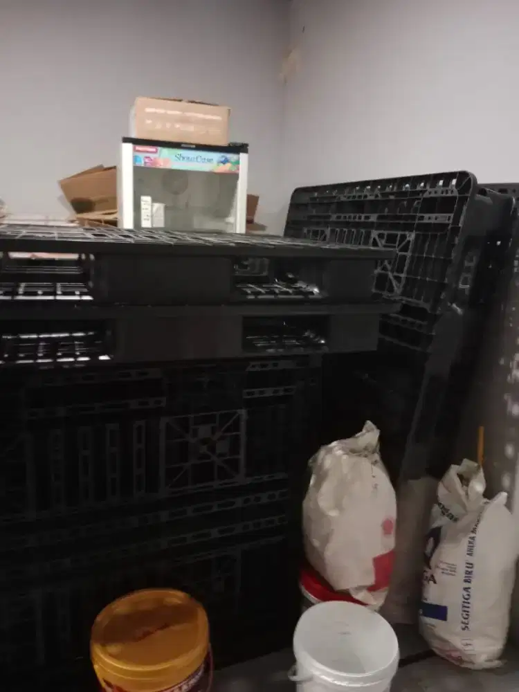 Pallet plastik second siap gudang