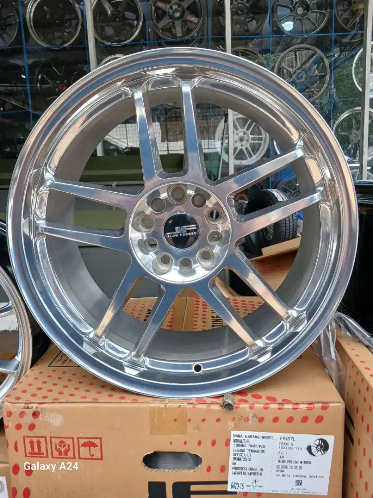 Racinghart cp035 ring 18x8,5 pcd 5x108 dan 5x114,3 ET 38 omoda xpander