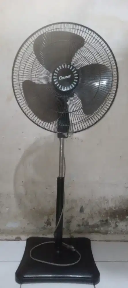 Kipas angin berdiri COSMOS 16 inc