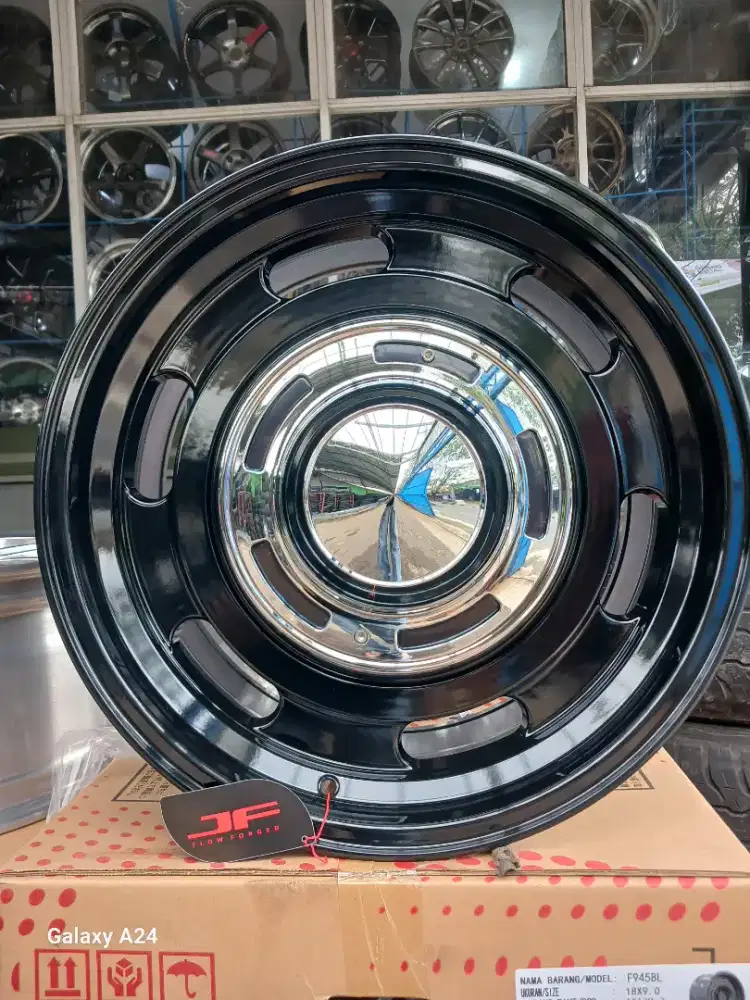 Velg jf luxury ring 18 lebar 9 pcd 6x139,7 ET 0. Model kaleng retro