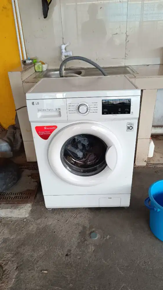 Mesin cuci LG 7kg Front loading