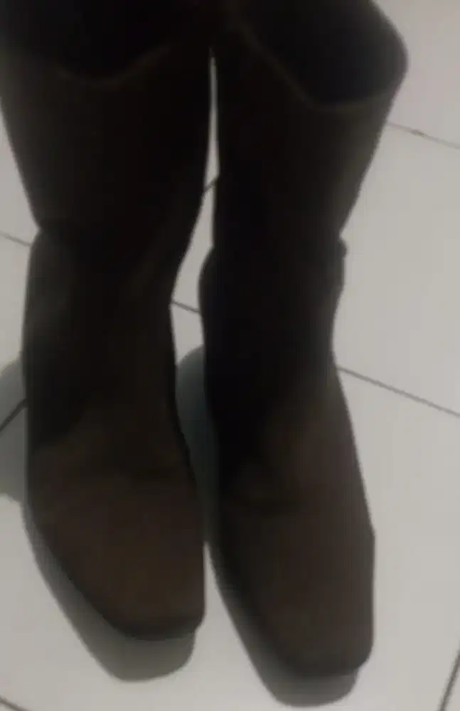 SEPATU BOOTS WANITA – HSC 2025