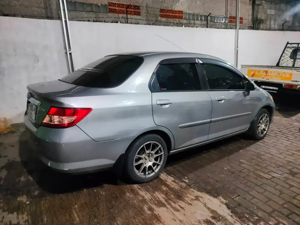 Honda city vtech automatic th2004