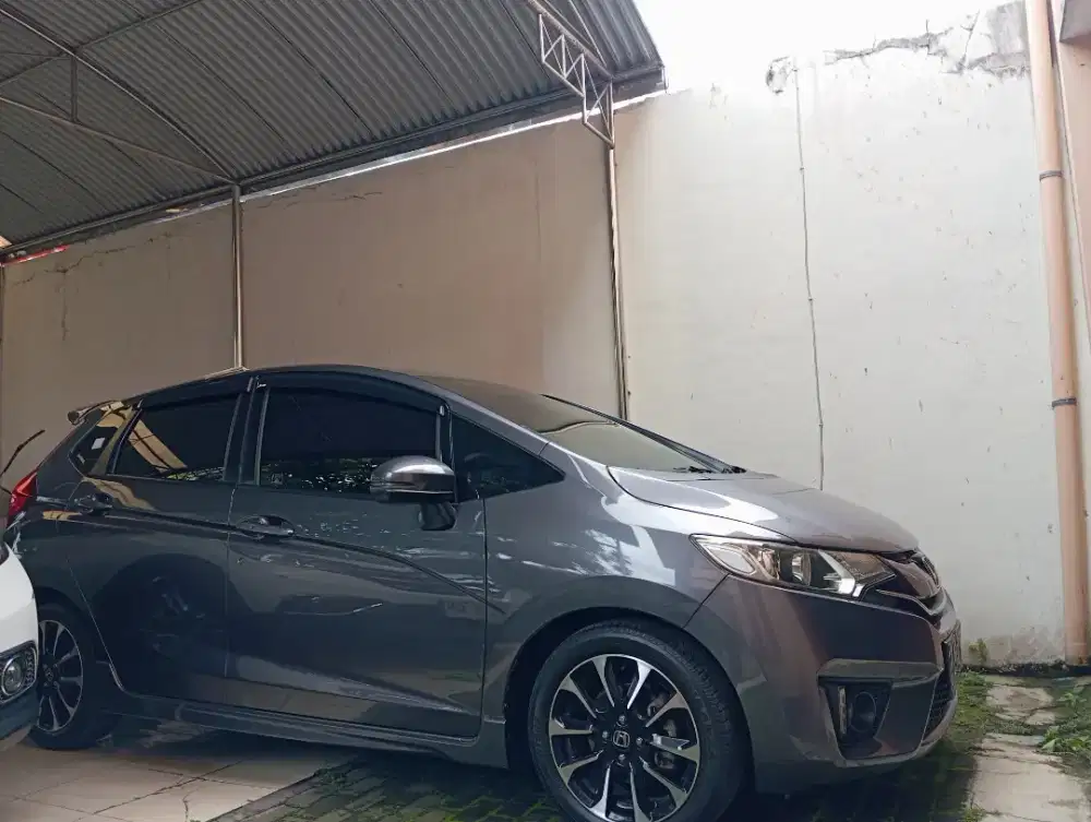 Dijual honda jazz thn 2016 warna favorit abu_abu tua