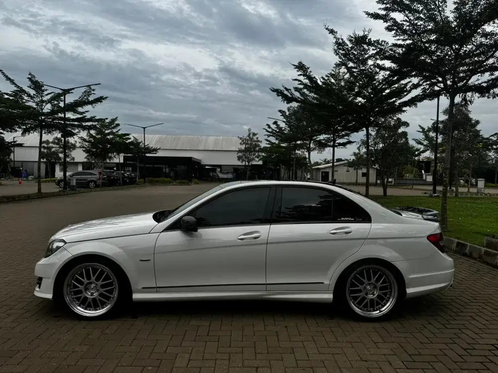 Mercedes-Benz C250 2012 Bensin