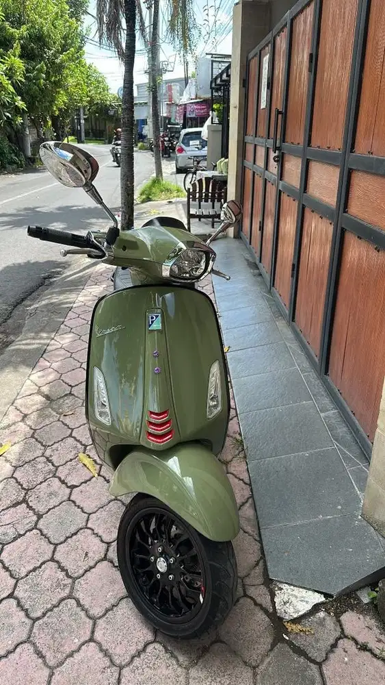 ~lebih baik naik vespa~