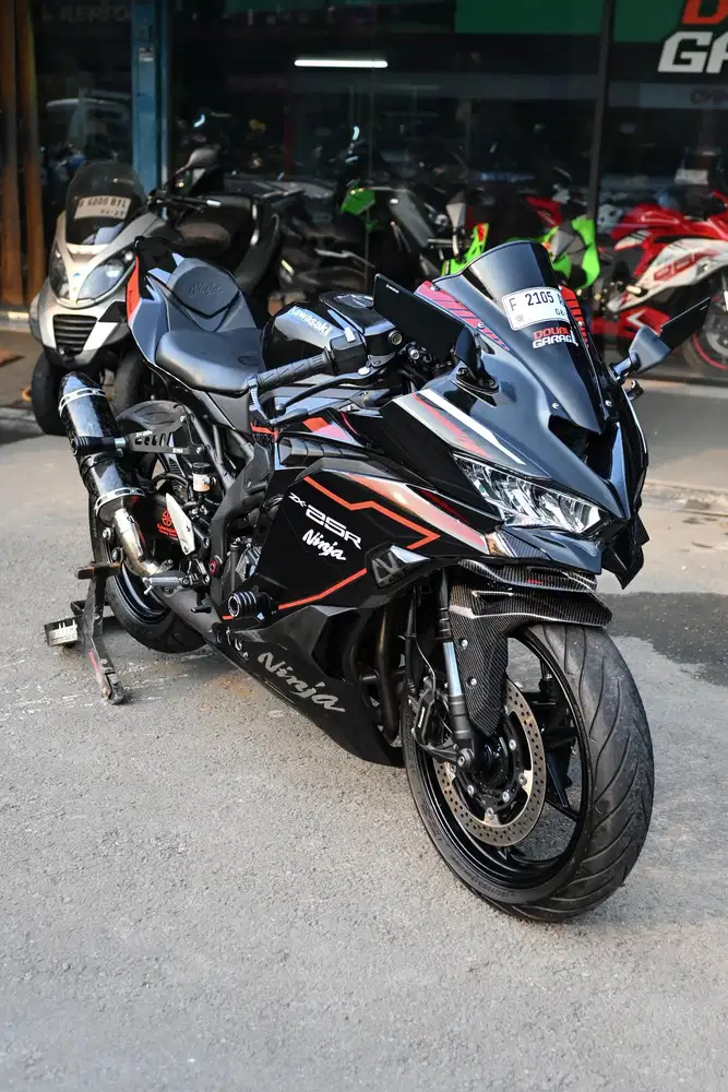 KAWASAKI NINJA ZX25RR HITAM 
‎NIK 2023