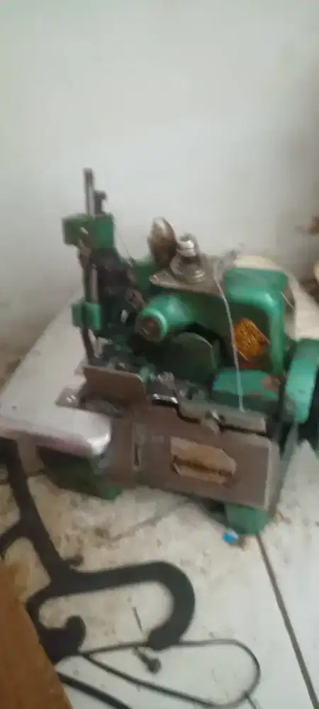 Mesin jahit dan obras benang 3