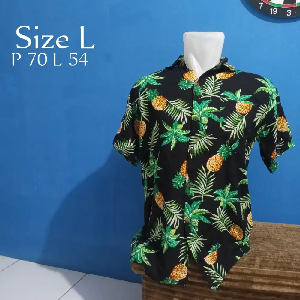 kemeja pantai motif nanas