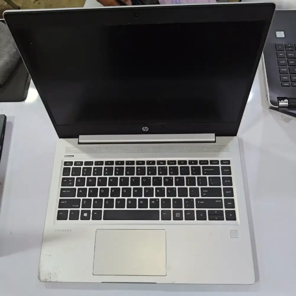 HP Probook 440 G5 I5 Gen 8,
RAM DDR4 8GB
SSD 512GB