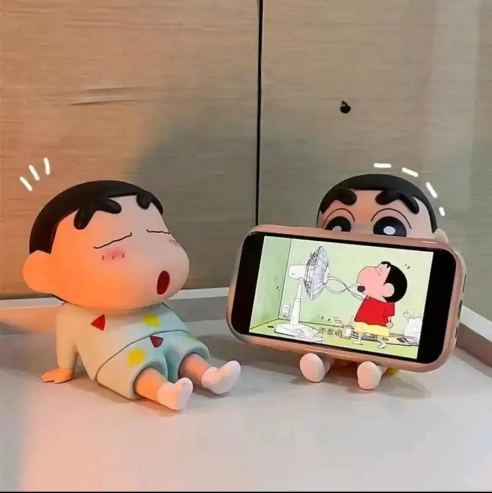 Phone Holder Crayon Shin-chan Lazy Holder Boneka Lucu Anti Slip