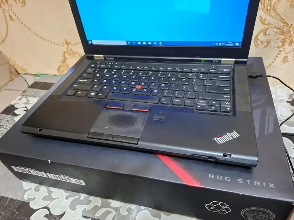 NO.101

LAPTOP LENOVO THINKPAD T430 PROCESSOR INTEL CORE I5-3TH RAM 8