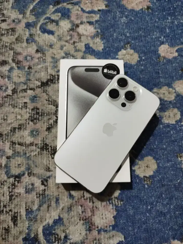 iPhone 15 pro 128 blibli