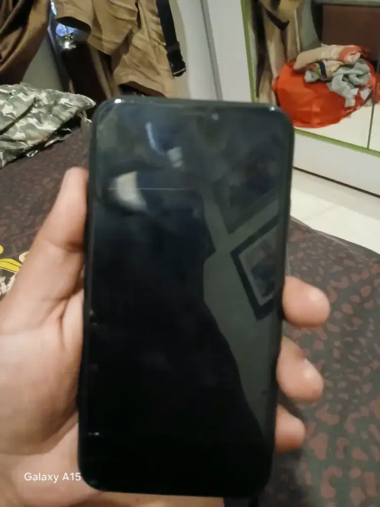 Iphone xr black 128  Lengkap. 2.800.000 Nego sampe Jadi