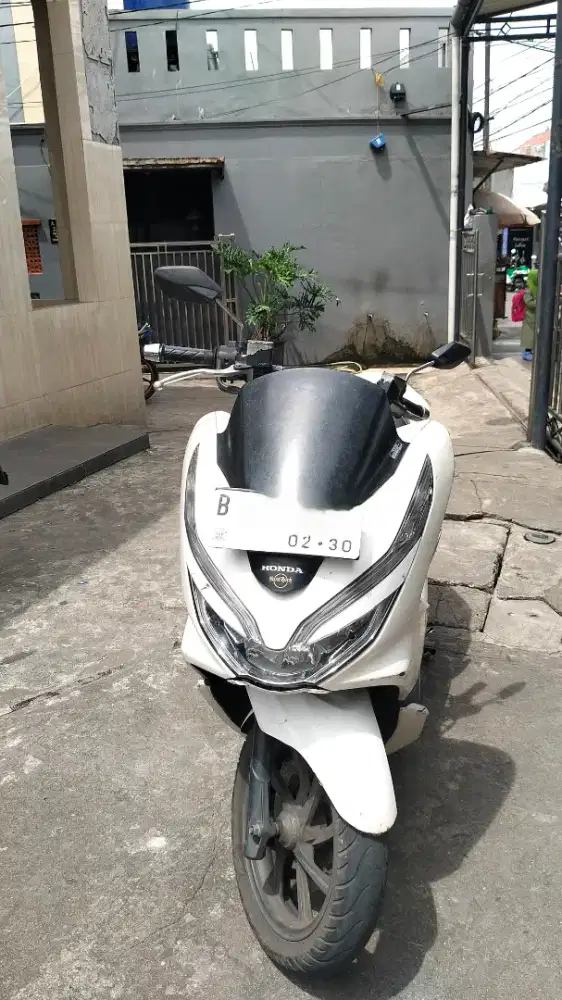 Dijual Motor Honda PCX 2020 Pemakaian Pribadi