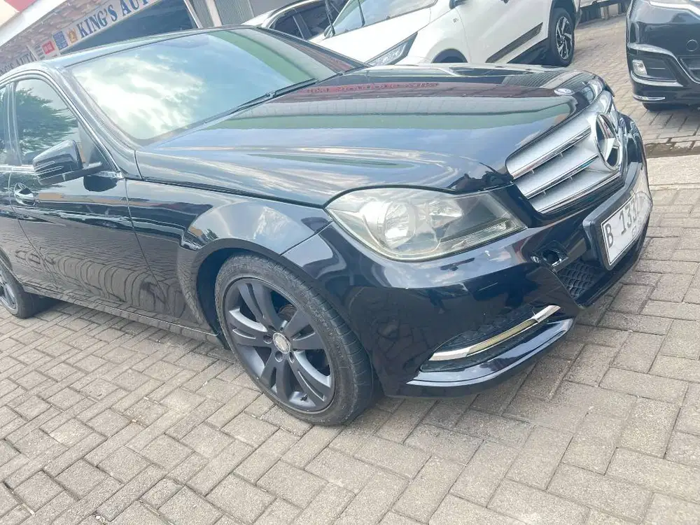 Mercedes-Benz c200 (2012)