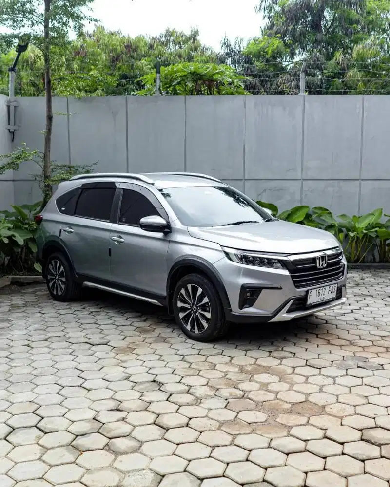 Brv Prestige HS Sensing 2022 AT km 30rb