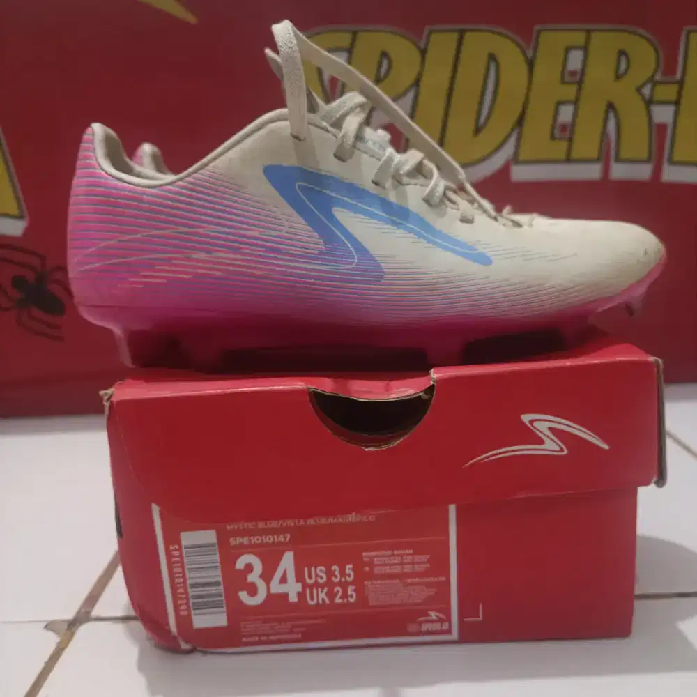 sepatu bola anak SPECS size 34