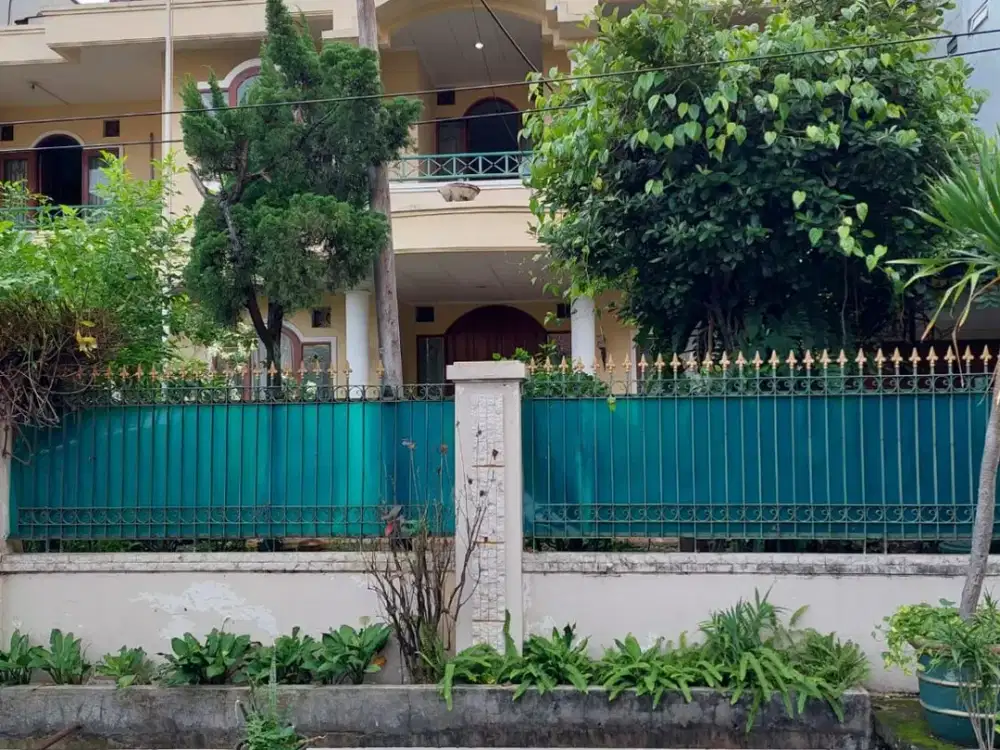 Rumah Bagus Asri Dalam Komplek Strategis Di Kebayoran Baru Jakarta Selatan