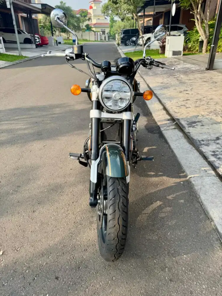 Royal Enfield Super Meteor 650cc like new