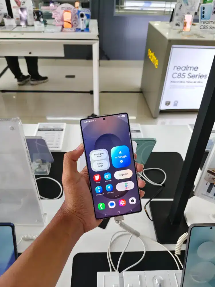 KREDIT IPHONE DAN ANDROID TERMURAH. SYARAT KTP AJA