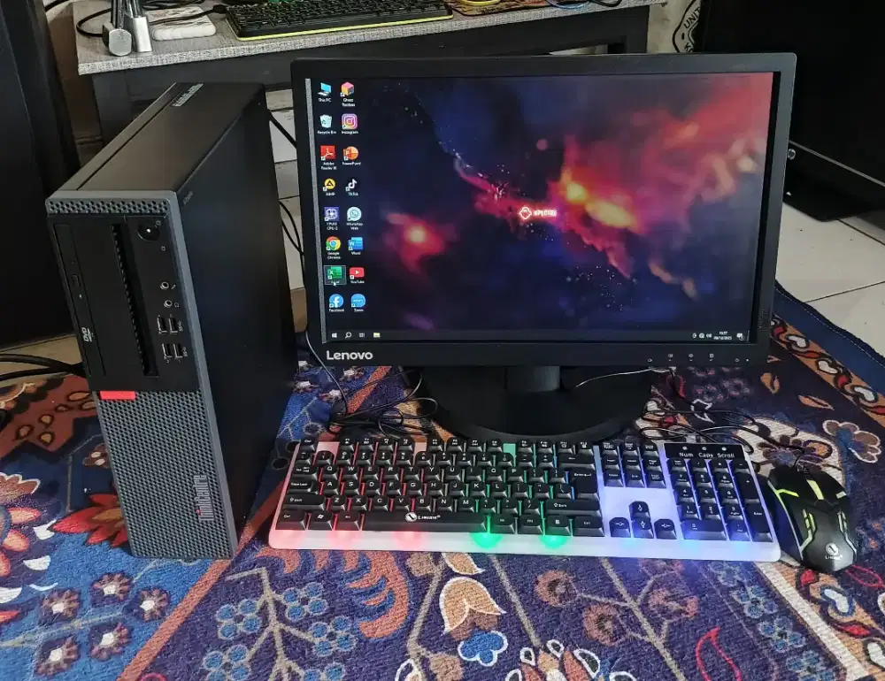 Lenovo think centre i7 gen7 Ram8GB/hdd500GB fullset bogor