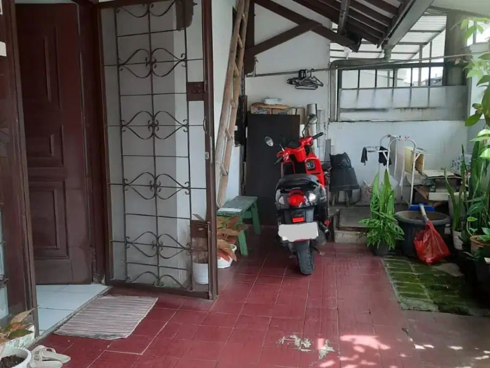 Dijual Rumah Nyaman Siap Huni Lokasi Strategis di Taman Kopo Indah 1 Bandung