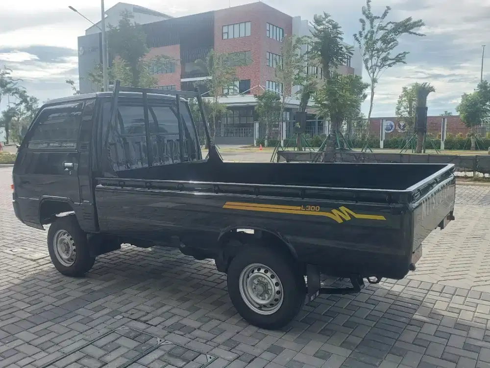 Mitsubishi L300 PickUp Euro4 2024 R/T/USB JVC/Flat Deck/STNK Kir Hidup