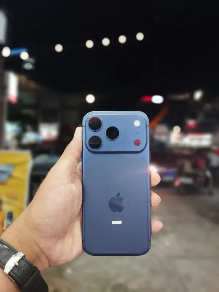 iPhone 17 pro deeb blue 256Gb