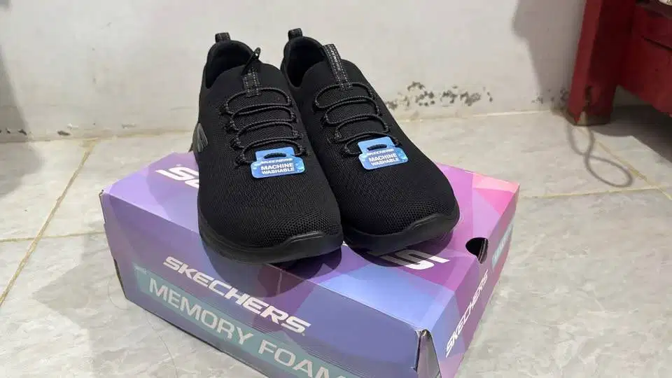 Sepatu Skechers Summit Women’s Sneaker Black Original