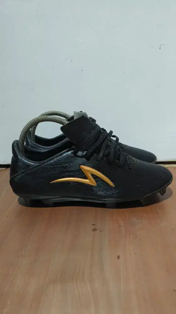 Jual Sepatu Bola Specs Ukuran 40
