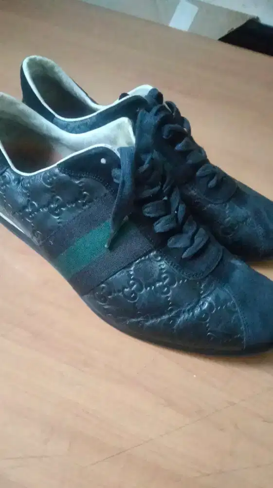 Sepatu Gucci size 42
