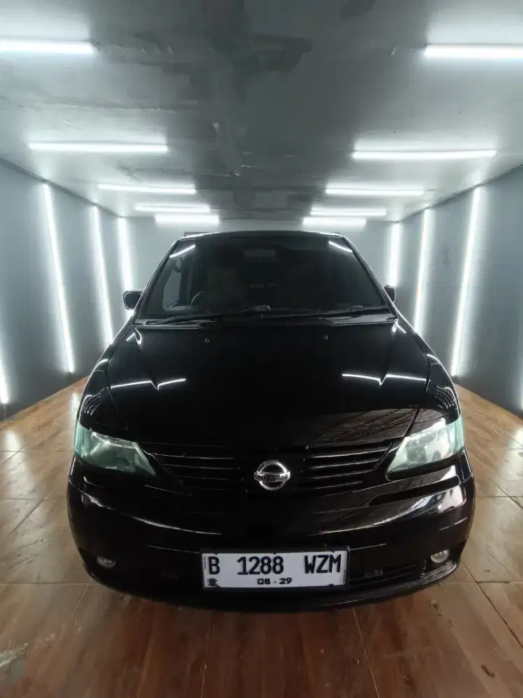 Nissan Serena 2.0 HWS 2010 AT