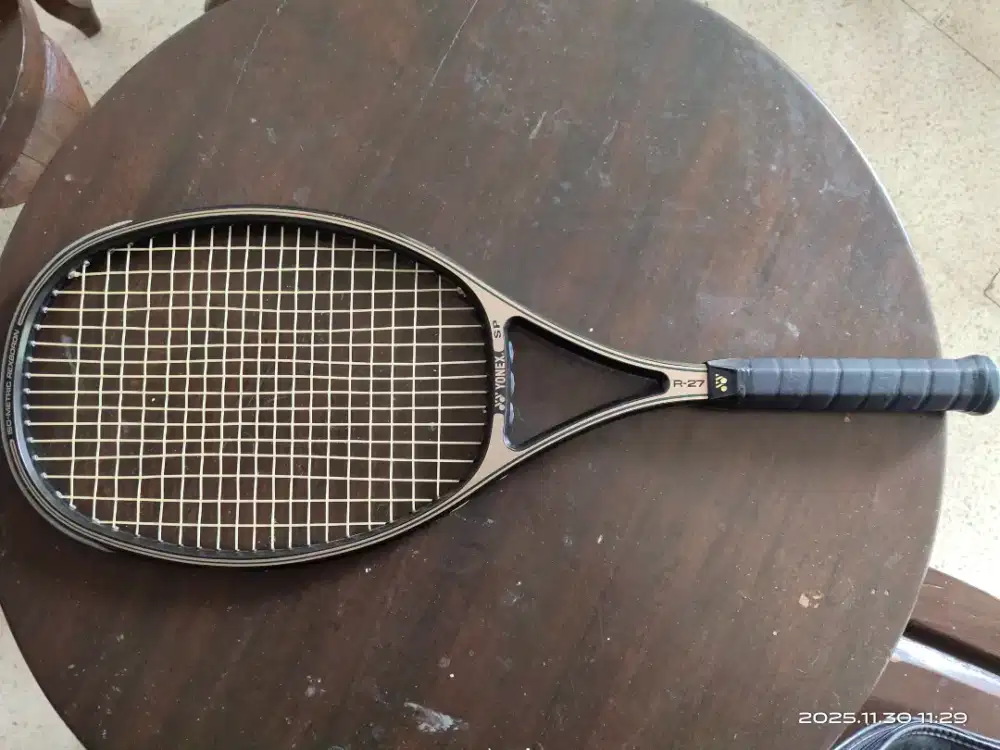 Raket tenis Yonex R27