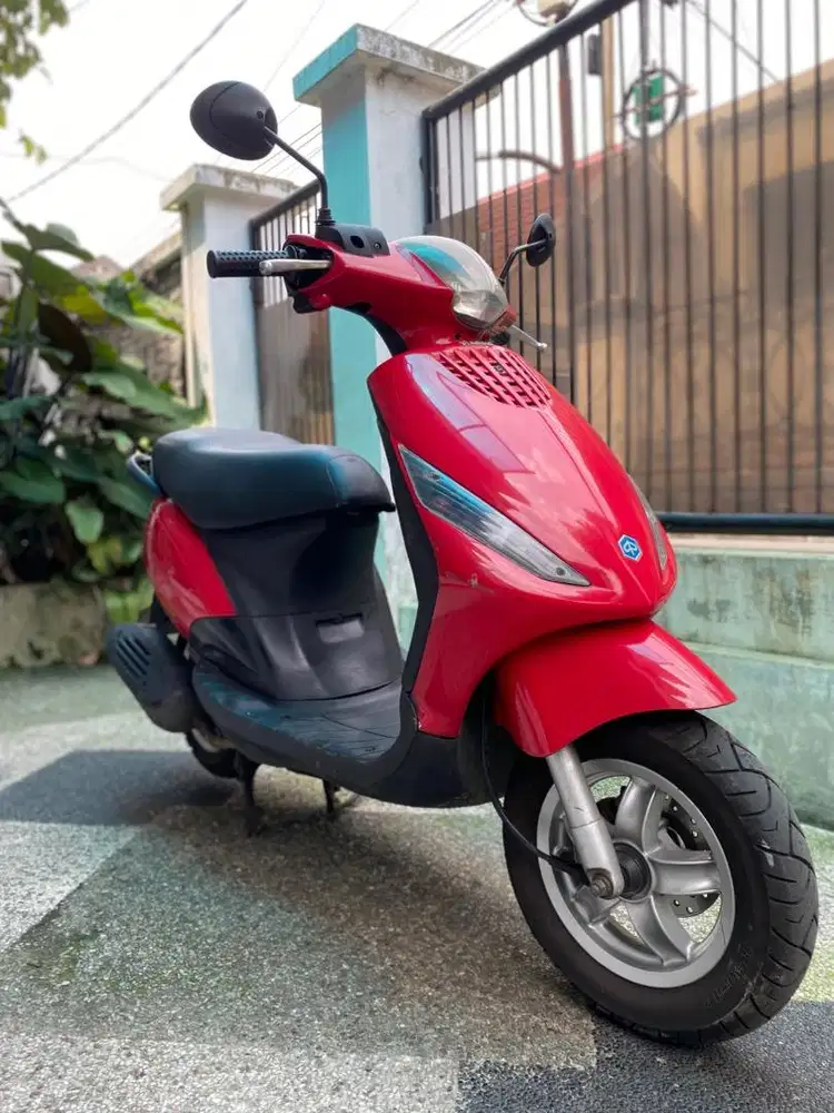Piaggio zip 2012 merah